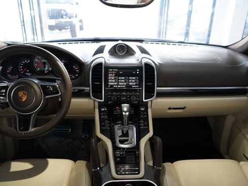 Used 2015 Porsche Cayenne S AWD/4WD image 17