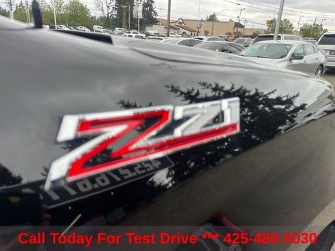 Used 2021 Chevrolet Silverado 1500 LT Trail Boss w/ Convenience Package II AWD/4WD image 16