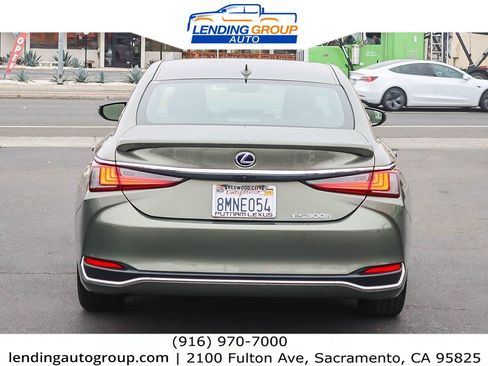 Used 2019 Lexus ES 300h image 3