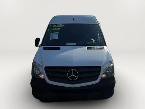 Used 2017 Mercedes-Benz Sprinter 2500 image 9