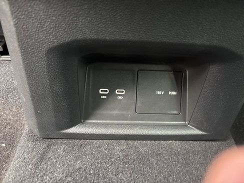 Used 2023 Volkswagen Atlas Cross Sport SEL Premium R-Line image 20