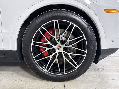 New 2026 Porsche Cayenne S image 12