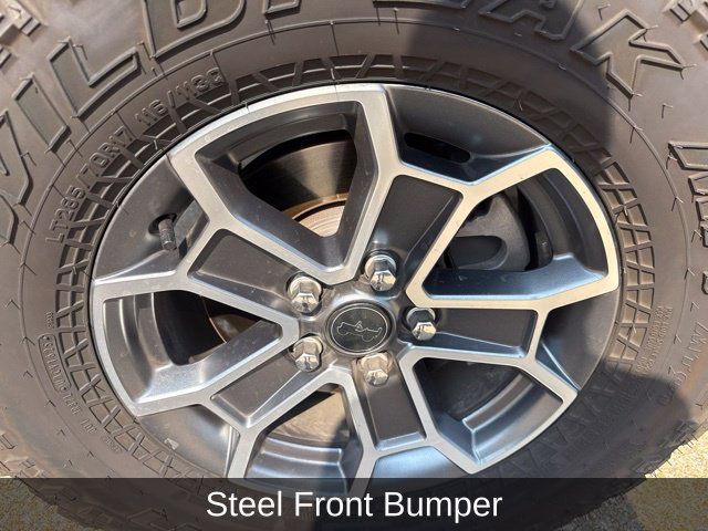Used 2025 Jeep Gladiator Mojave AWD/4WD image 19