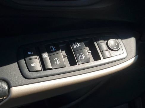 Used 2017 Jeep Cherokee High Altitude w/ Luxury Group AWD/4WD image 21