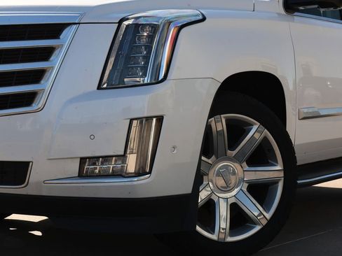 Used 2020 Cadillac Escalade Luxury image 7
