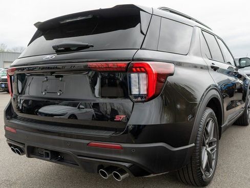 Used 2025 Ford Explorer ST AWD/4WD image 6