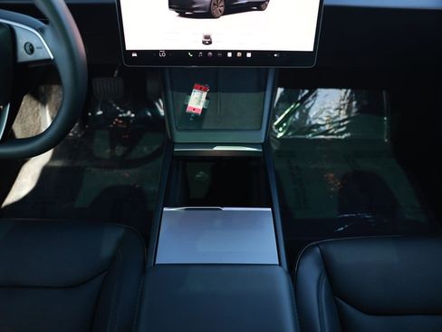 Used 2024 Tesla Model 3 Standard Range RWD image 28