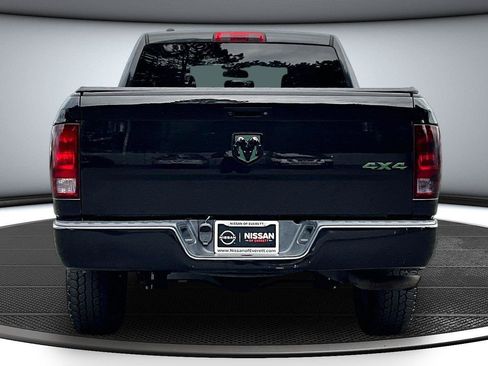 Used 2018 RAM 1500 Express w/ Black Ram 1500 Express Group AWD/4WD image 6