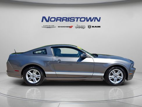 Used 2014 Ford Mustang Coupe RWD image 7