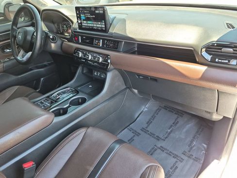 Used 2023 Honda Pilot Elite image 18