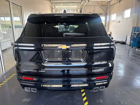 Used 2026 Chevrolet Traverse High Country w/ LPO, Floor Liner Package AWD/4WD image 6