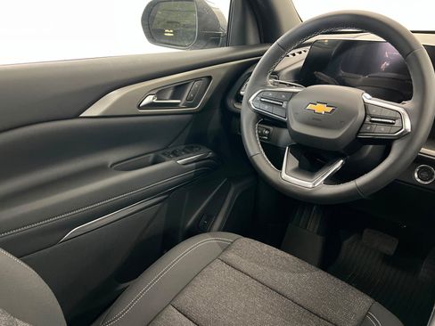 New 2026 Chevrolet Traverse LT w/ Driver Confidence Package AWD/4WD image 12