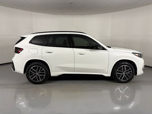 Used 2023 BMW X1 xDrive28i w/ Premium Package image 9