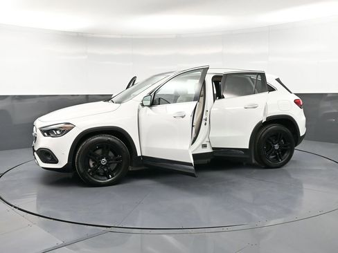 Used 2022 Mercedes-Benz GLA 250 4MATIC image 38