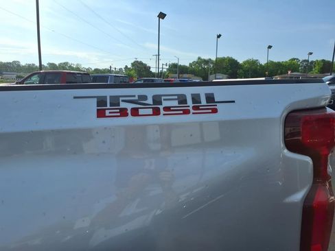 Used 2022 Chevrolet Silverado 1500 LT Trail Boss w/ LT Trail Boss Premium Package image 7