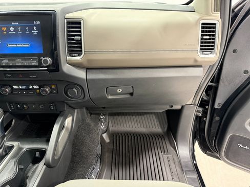 Used 2023 Nissan Frontier SV w/ SV Convenience Package image 29