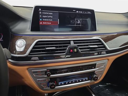 Used 2020 BMW 740i xDrive w/ Luxury Rear Seating Package AWD/4WD image 16