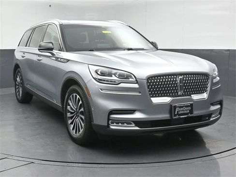 Used 2022 Lincoln Aviator Reserve w/ Equipment Group 201A image 6
