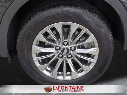 Certified 2024 Cadillac XT4 Premium Luxury image 30