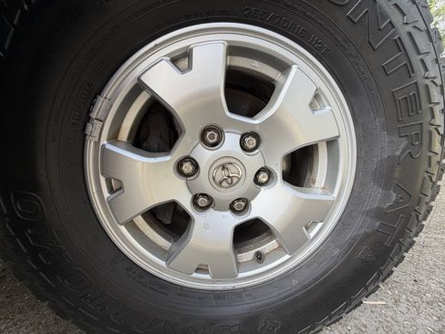 Used 2010 Toyota Tacoma PreRunner RWD image 17