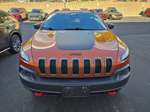 Used 2015 Jeep Cherokee Trailhawk AWD/4WD image 2