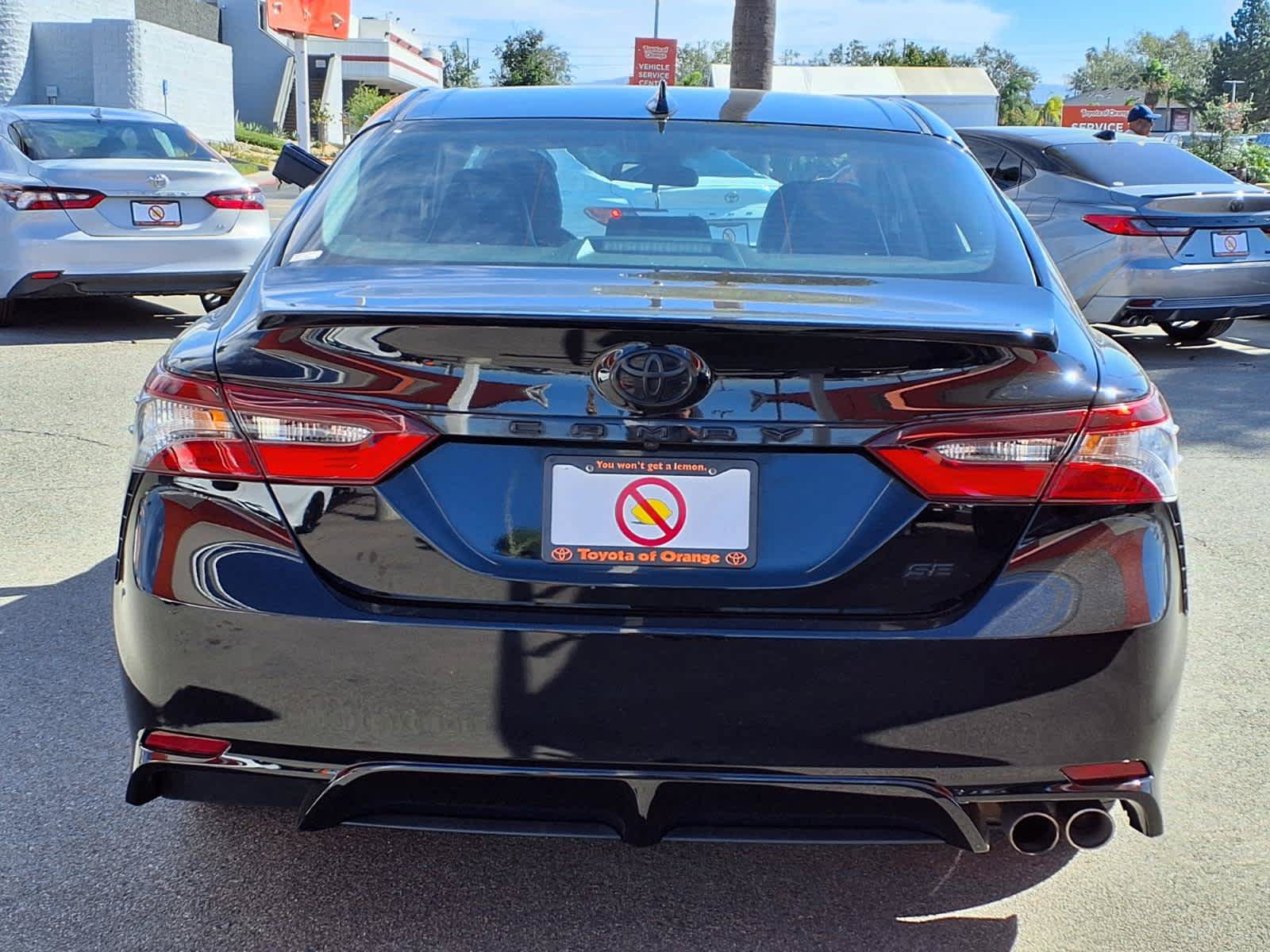 Used 2022 Toyota Camry SE w/ Carpet Mat Package (TMS) FWD image 5