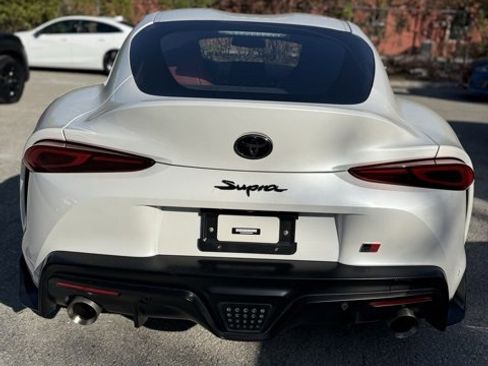 Used 2022 Toyota Supra Premium w/ Driver Assist Package image 7