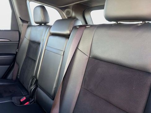 Used 2018 Jeep Grand Cherokee Altitude image 13