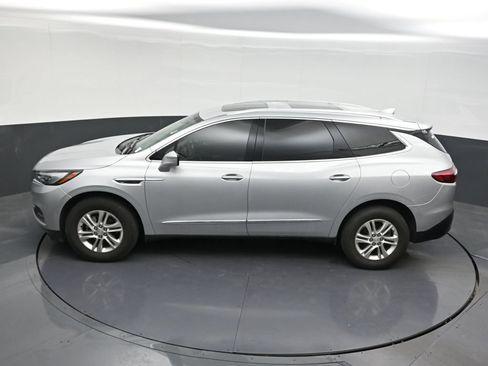 Used 2021 Buick Enclave Essence w/ Sound and Sites Package FWD image 17