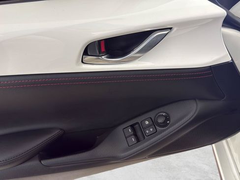 Used 2016 MAZDA MX-5 Miata Club RWD image 6