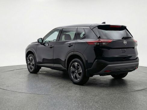 Used 2025 Nissan Rogue SV image 6