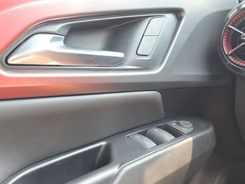 Used 2025 Chevrolet Equinox EV RS FWD image 11