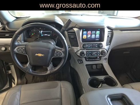 Used 2018 Chevrolet Suburban LT w/ Luxury Package AWD/4WD image 3