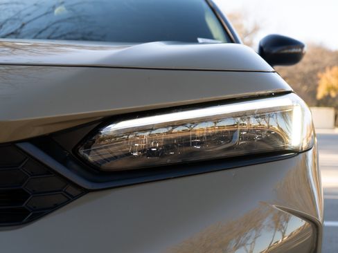 Certified 2025 Honda Civic Sport image 11