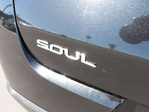 Used 2025 Kia Soul LX w/ LX Technology Package FWD image 6