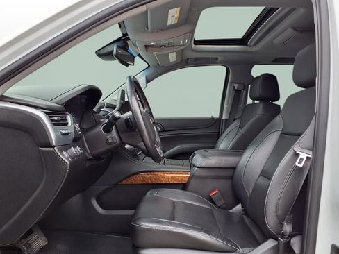 Used 2018 Chevrolet Suburban Premier image 8