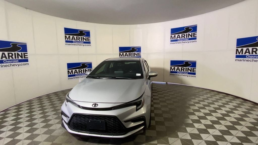 Used 2024 Toyota Corolla SE FWD image 5