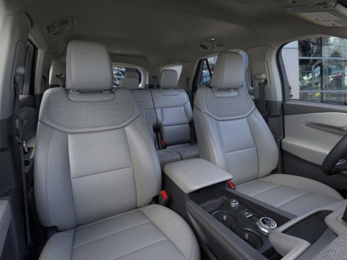 New 2026 Ford Explorer Active w/ Active Comfort Package image 10