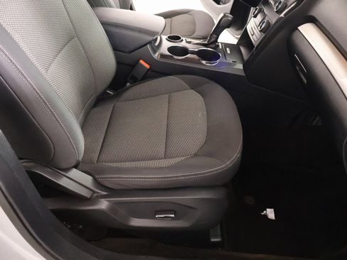 Used 2018 Ford Explorer XLT image 13