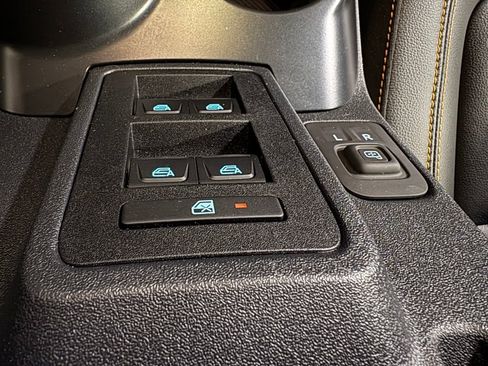 Used 2024 Ford Bronco Badlands AWD/4WD image 12