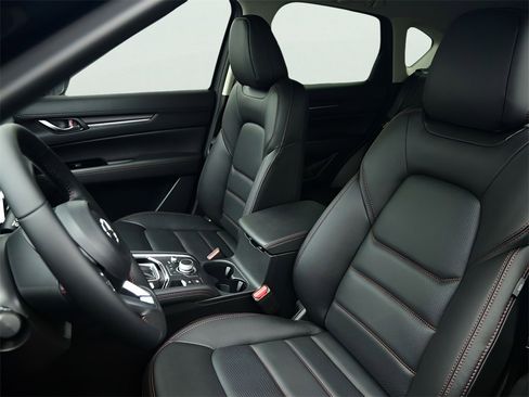 New 2025 MAZDA CX-5 Carbon Edition image 4