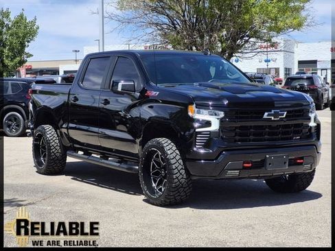 Used 2025 Chevrolet Silverado 1500 LT Trail Boss w/ Convenience Package II AWD/4WD image 1