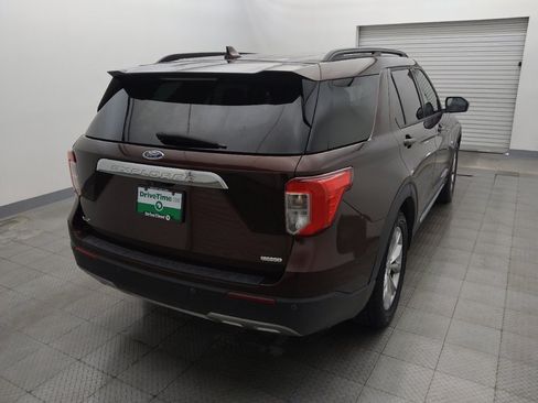 Used 2020 Ford Explorer XLT w/ Equipment Group 202A RWD image 7