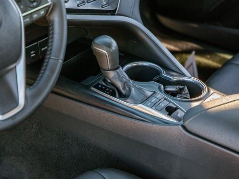 Used 2018 Toyota Camry XSE image 14