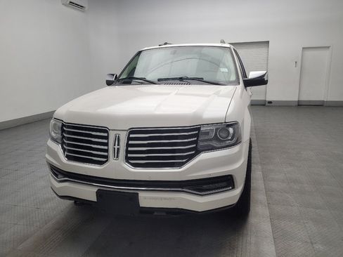 Used 2017 Lincoln Navigator Reserve image 15
