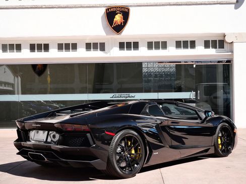 Used 2014 Lamborghini Aventador LP 700-4 AWD/4WD image 3
