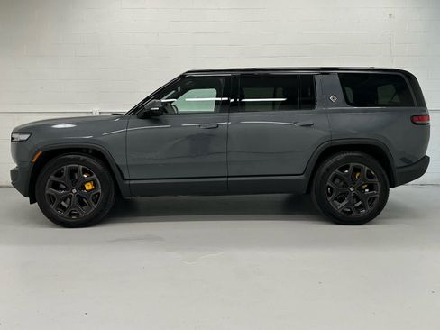 Used 2025 Rivian R1S Premium AWD/4WD image 3