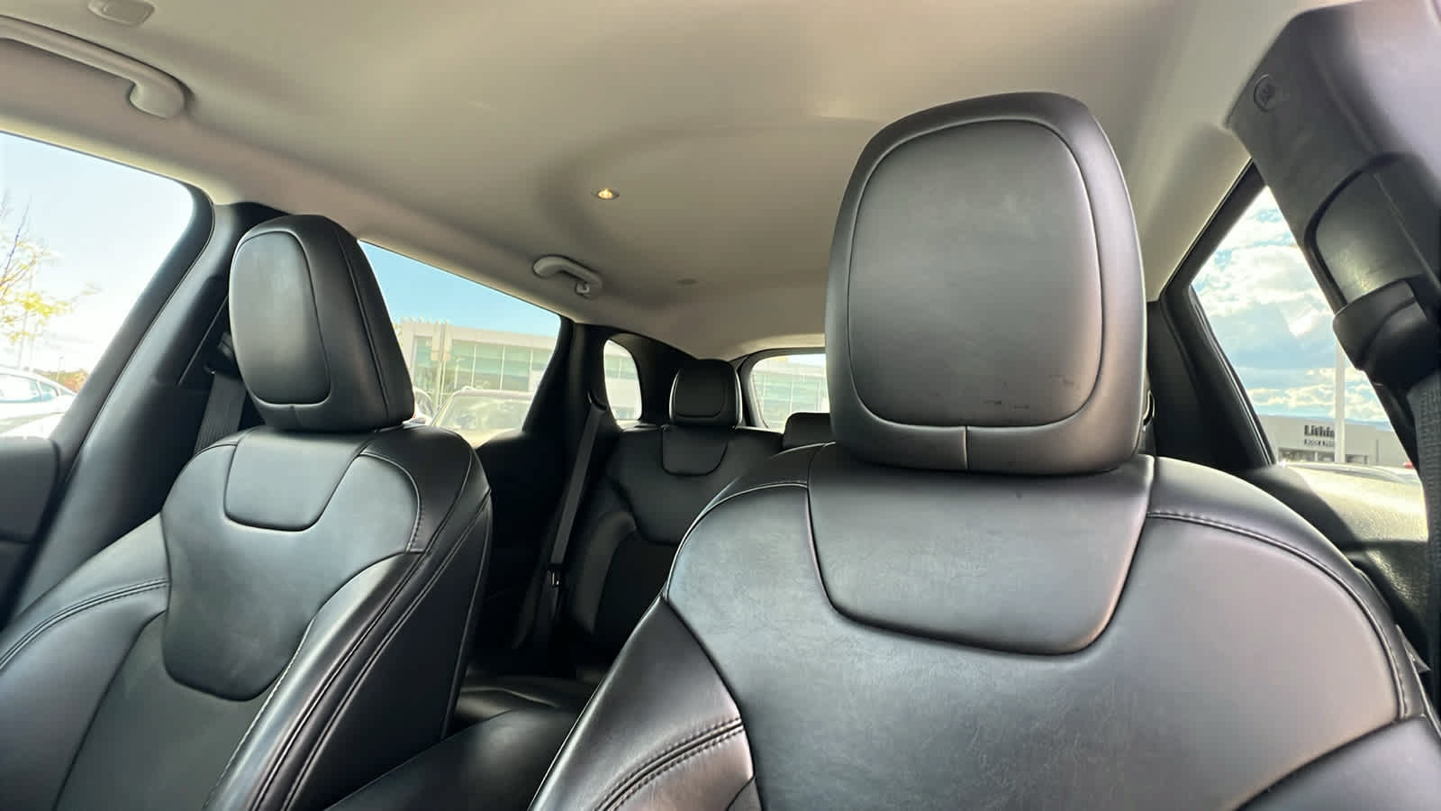 Used 2020 Jeep Cherokee Latitude Plus AWD/4WD image 11