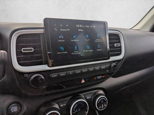Certified 2025 Hyundai Venue Limited FWD image 18