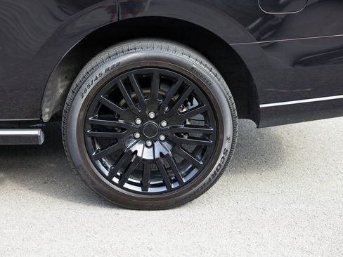 Certified 2022 Ford Expedition Platinum image 32